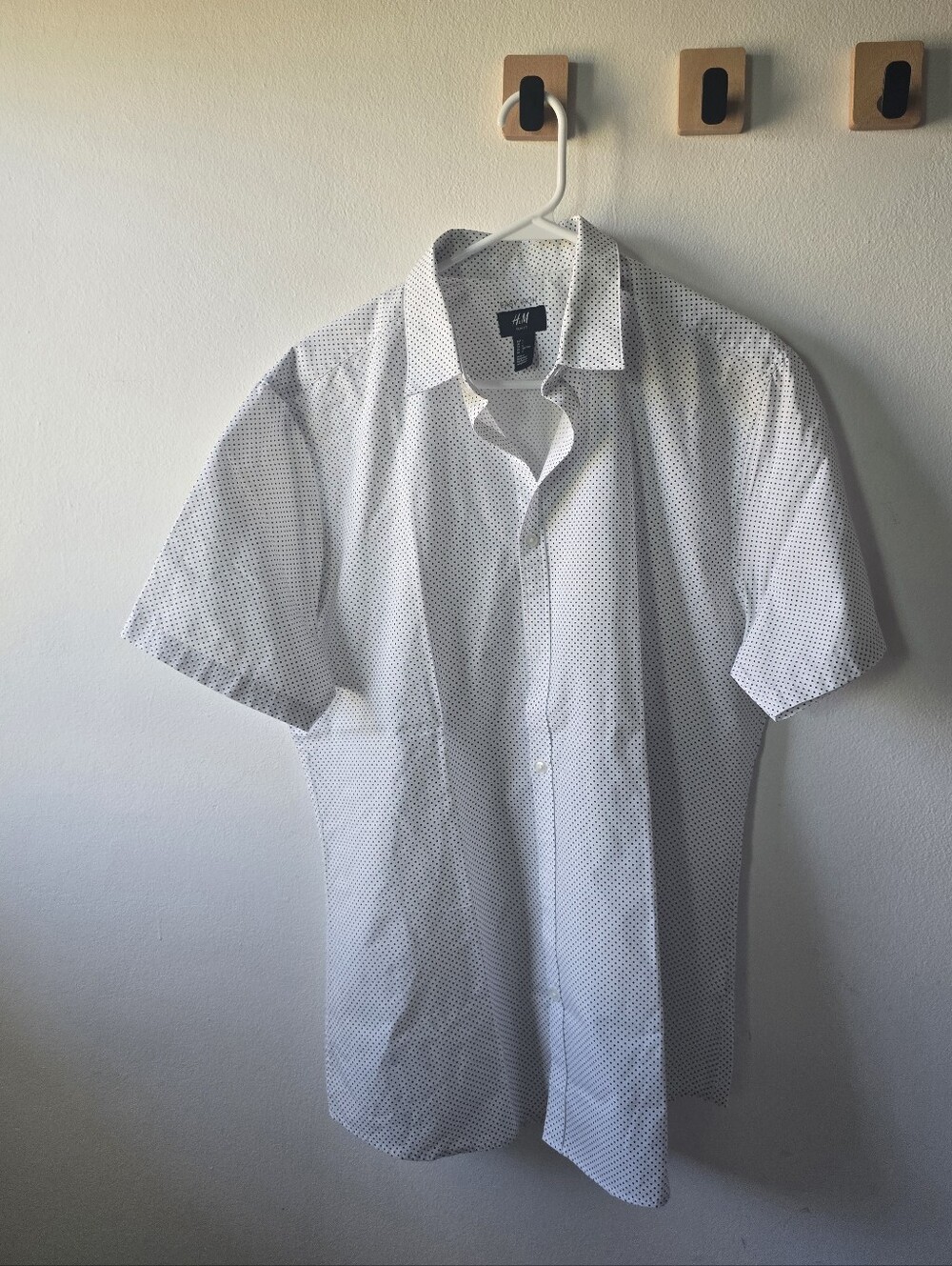H&M White Short-Sleeve Dotted Shirt